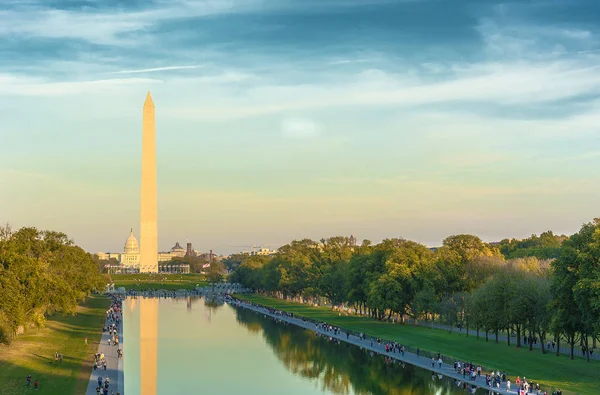 Washington Monument and Reflecting Pool, — Stock Photo, Image