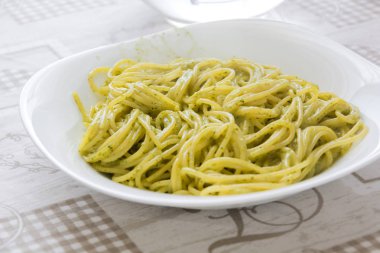 Spagetti al pesto