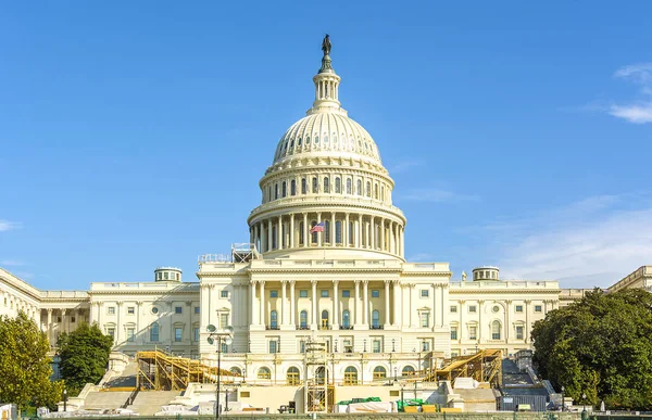 Capitolio en un día de verano — Foto de Stock