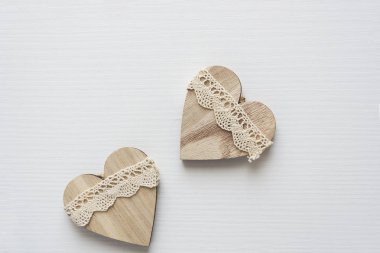 iki ahşap kalp