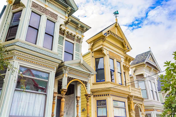 Victorian houses in San Francisco — Stock Photo, Image