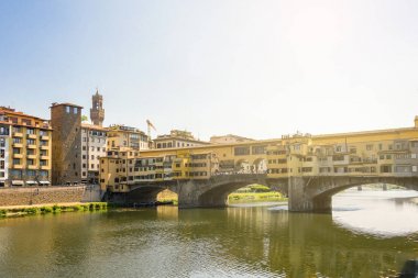 Ortaçağ taş Ponte Vecchio köprü