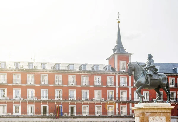 Plaza Mayor ve Kral Philip lll atlı heykeli — Stok fotoğraf
