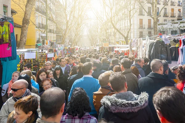 Jelenet a El Rastro bolhapiacon, Madrid — Stock Fotó