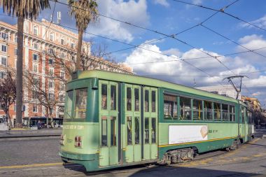 Via Risorgimento Roma'da hareket eski tramvay