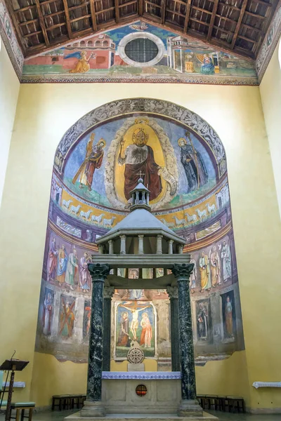 Βωμός του η αρχαία Βασιλική εκκλησία του San Saba στη Ρώμη. — Φωτογραφία Αρχείου