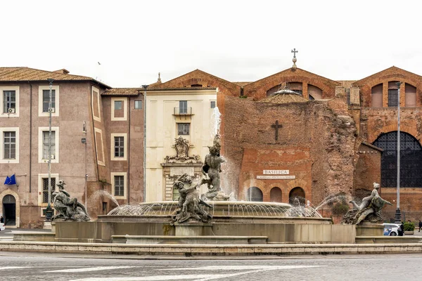 La Fontana delle Naiadi al centro di Piazza della Repubblica — Foto Stock