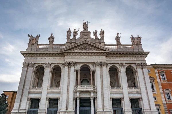 Базиліка di San Giovanni Латеранська в Римі — стокове фото