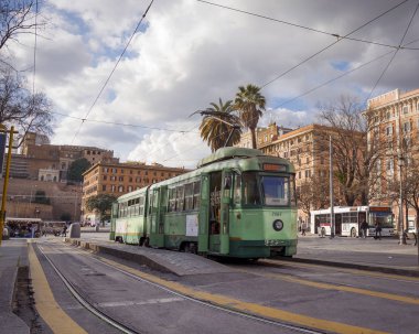 Via Risorgimento tramvay ayakta Roma