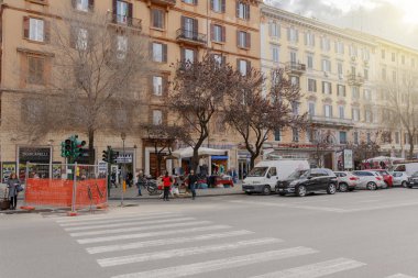 Şık alışveriş caddesi via Cola di Rienzo Roma