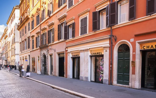 Il viale dello shopping di lusso Via del Babuino a Roma — Foto Stock