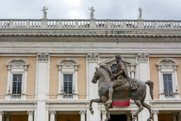 The bronze equestrian statue of Marco Aurelio (Marcus Aurelius) — Stock Photo, Image