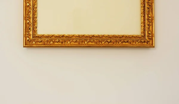 Lange zijde van een gouden frame — Stockfoto