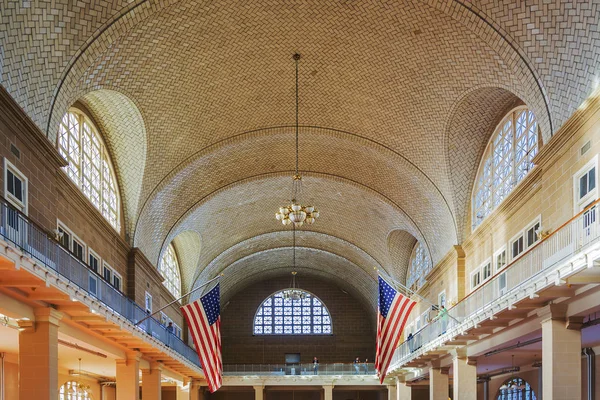 El Gran Salón del Registro del Museo de Inmigración de Ellis Island — Foto de Stock