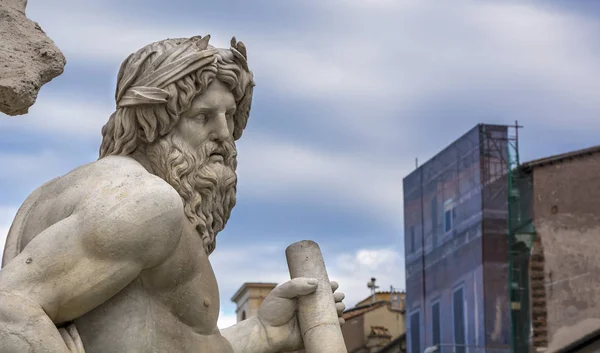 Мраморная голова статуи Ганга как греческого бога — стоковое фото
