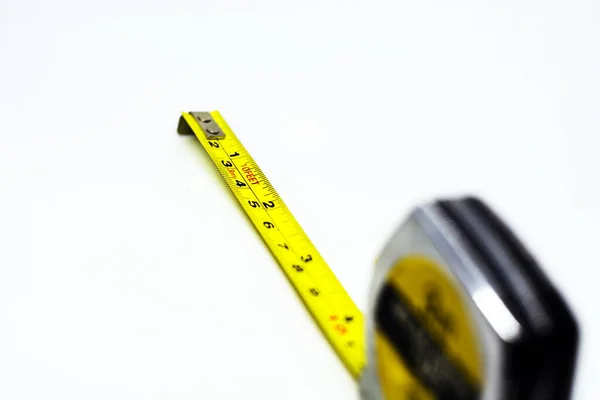 Einziehbares Gelbes Messband Aus Metall Isoliert Auf Weißem Hintergrund Maße — Stockfoto