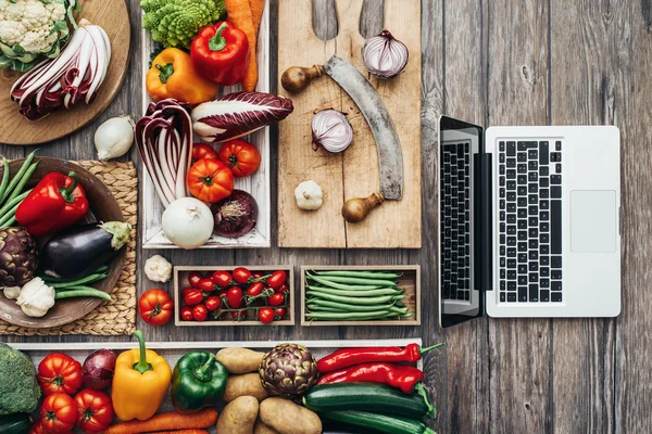 Cocinar se une a la tecnología —  Fotos de Stock