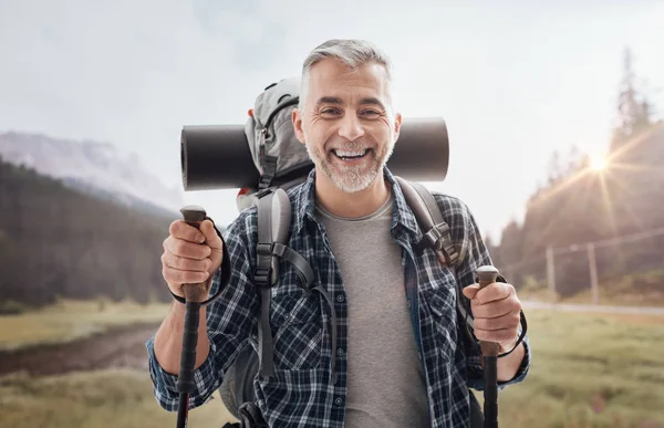 Nordic-walking op de bergen — Stockfoto