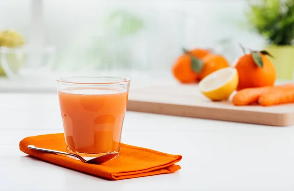 Taze portakal suyu — Stok fotoğraf