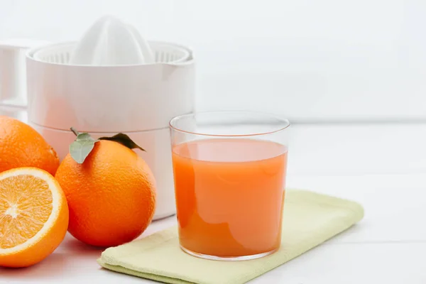 Zumo de naranja saludable — Foto de Stock