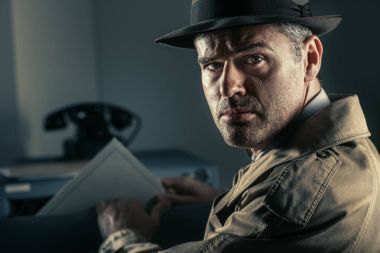 Vintage casus ofis dosyaları çalmak