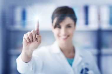 Bir dokunmatik ekran arayüzü kullanarak doktor