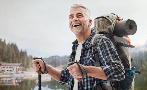 Caminata nórdica por las montañas —  Fotos de Stock