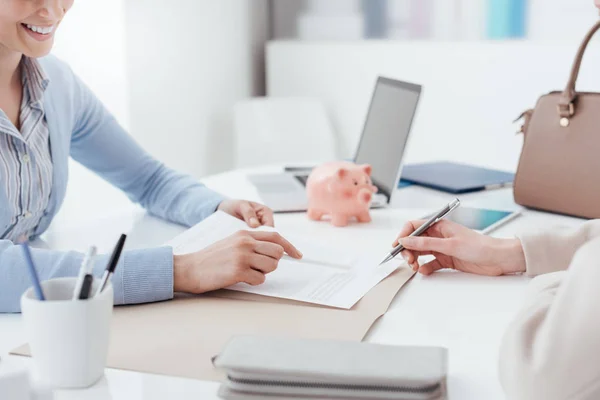 Financial advisor and woman meeting in the office — Stock Photo, Image