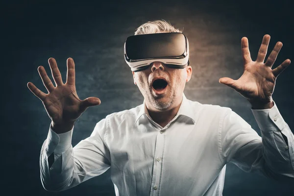 Virtual reality experience — Stock Photo, Image