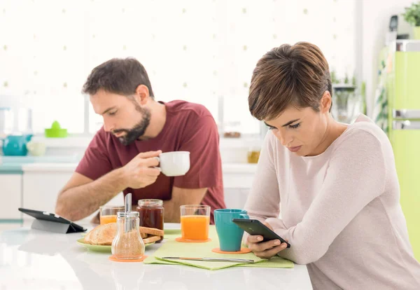 New technologies and social isolation — Stock Photo, Image