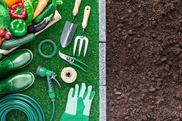Tools in the garden — Stock Photo, Image
