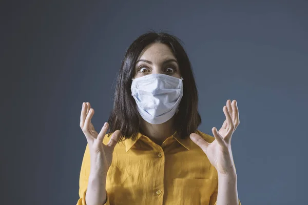코드네임 19에 마스크를 여성은 스트레스를 — 스톡 사진