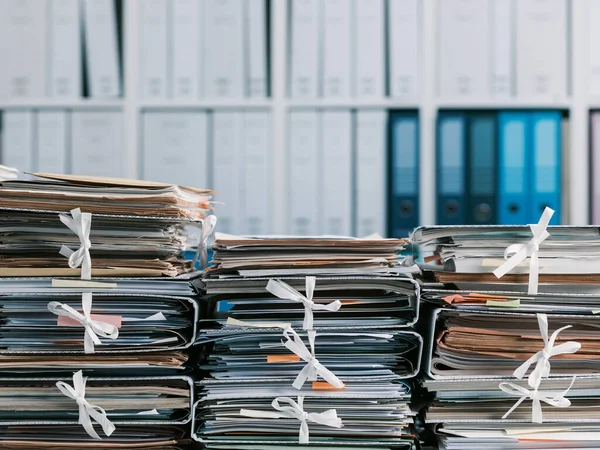 Stapels Bestanden Papierwerk Kantoor Boekenplanken Achtergrond Beheers Opslagconcept — Stockfoto