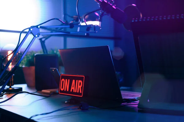 Estação Radiodifusão Line Vivo Com Sinal Entretenimento Conceito Comunicação — Fotografia de Stock