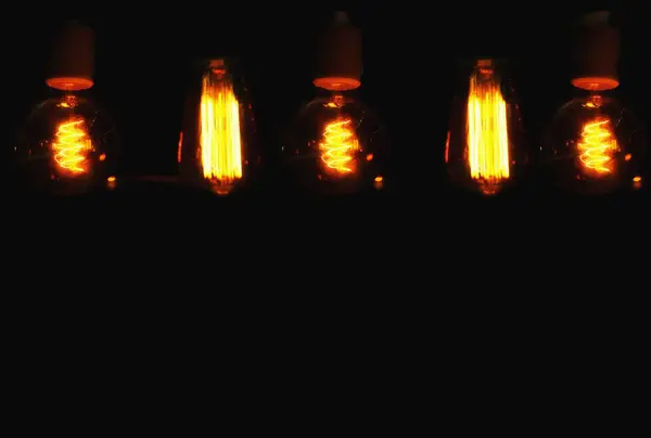 Свет пяти вольфрамовых ламп — стоковое фото