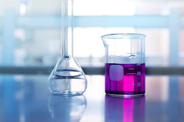 Copo Frasco Tabela Ciências Fundo Laboratório Química Educação Azul — Fotografia de Stock