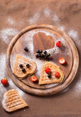 Waffle somun ve çilek ile