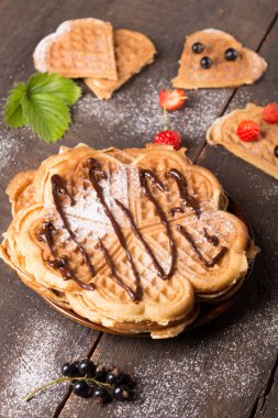 Waffle somun ve çilek ile