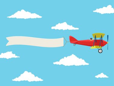 Kırmızı Uçak pilotu ve reklam afişi bulutlu gökyüzü ile