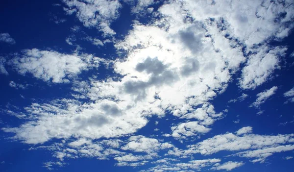 Blue sky with clouds — Stock Photo, Image