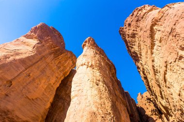 Eilat, İsrail. Güzel deniz, sahiller ve dağlar.
