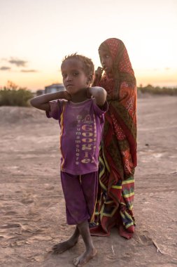 Mekelle, Etiyopya, 11/27/2017, çölde yaşayan çocuklar. Savcı