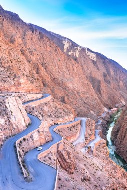 Fas Atlas dağları arasında güzel bir yol Dades muhteşemdir