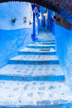 Fas Chefchaouen mavi şehir sokak