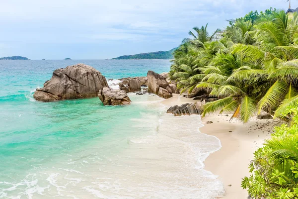 Seychelles, playa Paradise. La Digue en Anse Lazio, Fuente d 'A — Foto de Stock