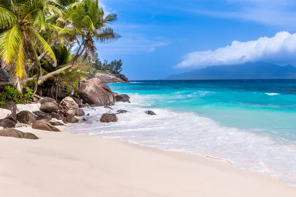 Seychelles, playa Paradise. La Digue en Anse Lazio, Fuente d 'A — Foto de Stock