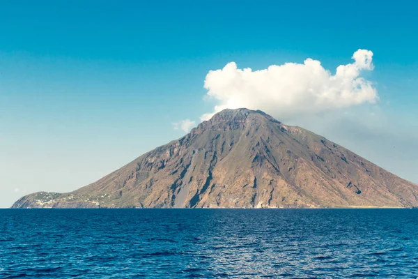 Vulkanen Stromboli Tillhör Ögruppen Eoliska Öarna — Stockfoto