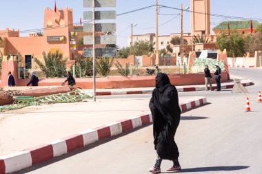 Rissani, Fas, 03/15/2016, faaliyetleri açık piyasa City, şehir Rissani yerel residentes. Afrika.