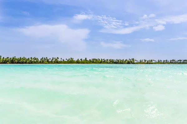 Playa tropical como paisaje natural salvaje en Punta Cana, República Dominicana —  Fotos de Stock