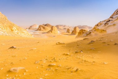 Mısır Sahrası 'ndaki Farafra' da Beyaz Çöl. Afrika.